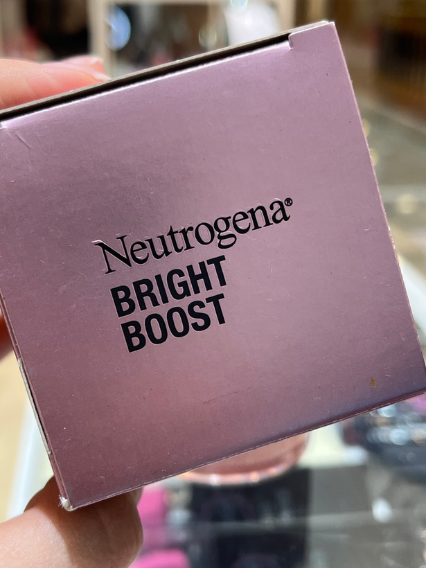 کرم آبرسان کاسهای نیتروژنا Bright Boost